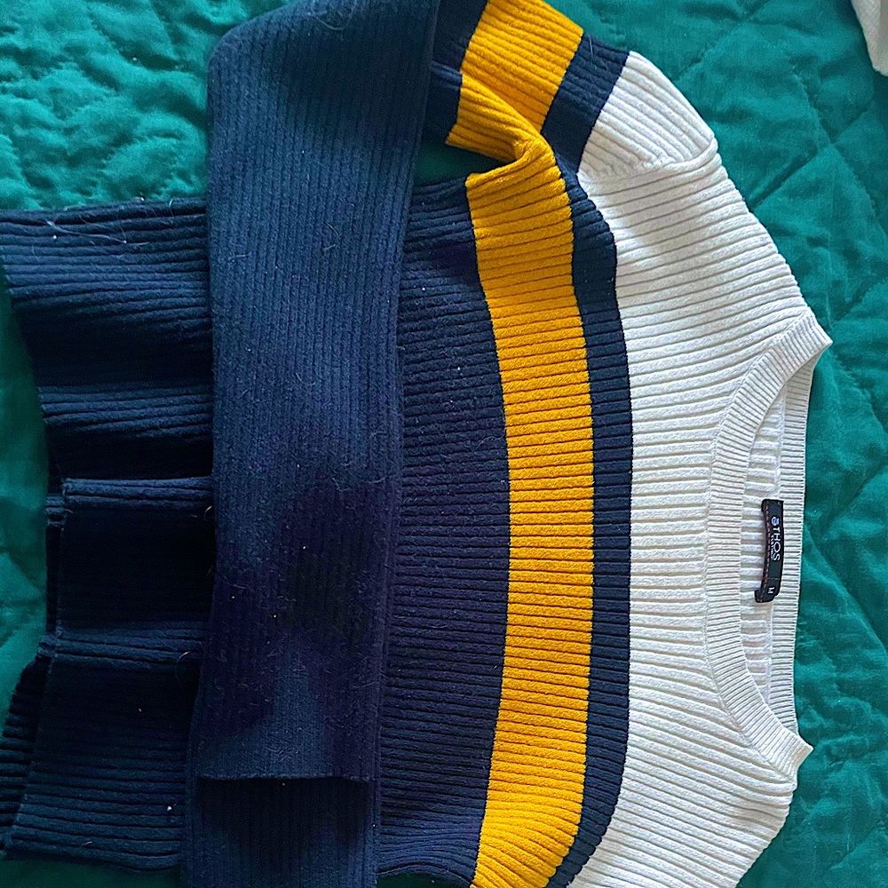 Cropped sweater